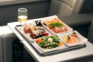 El ranking de las aerolíneas en las que mejor se come