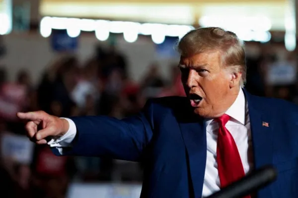 Las acusaciones falsas que Donald Trump sobre Kamala Harris