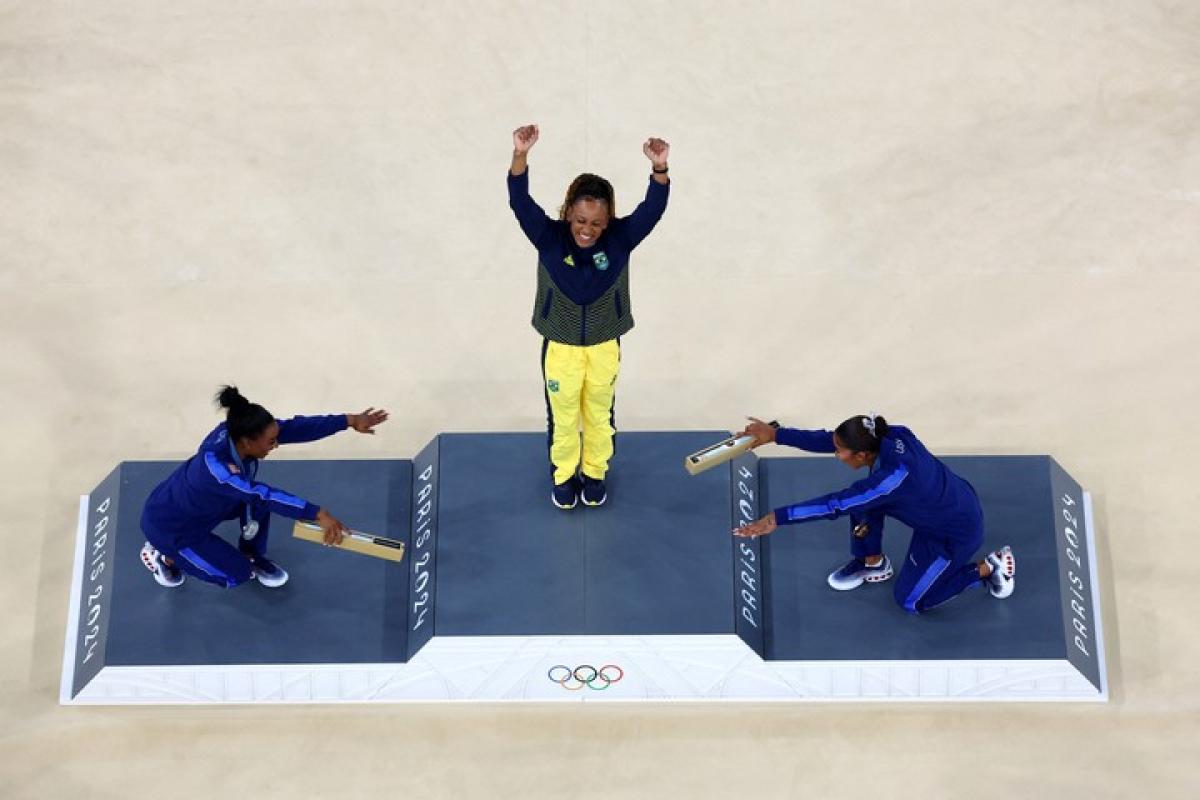 ¿Quién destronó a Simone Biles y por qué le hizo una reverencia en los Juegos Olímpicos?