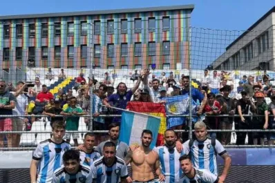 Es tucumano, vive en Europa, tuvo un breve paso por San Martín y jugará el Mundial de fútbol reducido para Argentina