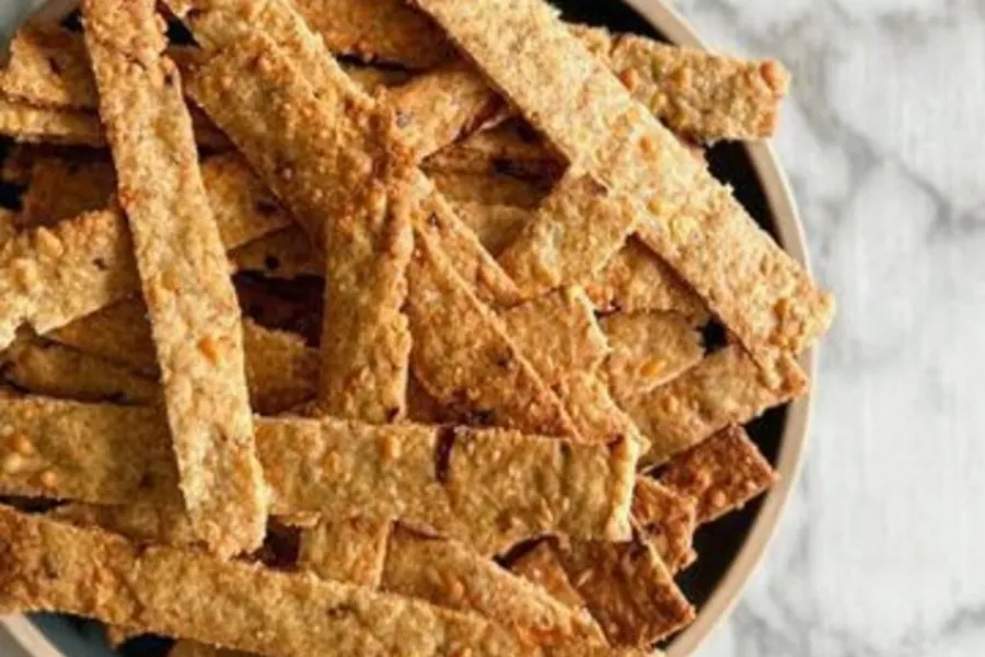 Bastoncitos crocantes de avena para preparar picadas.