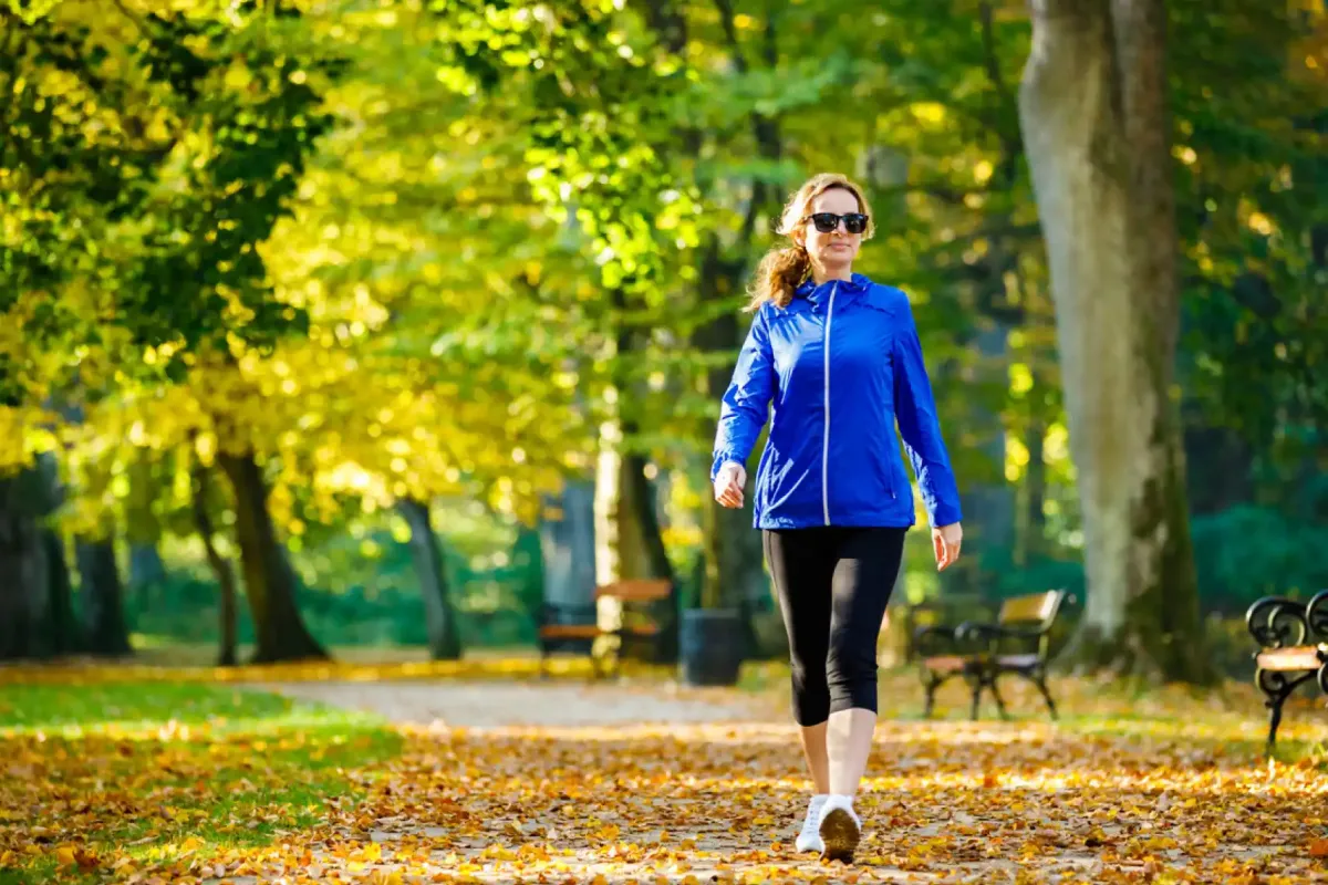 ¿Cuál es el mejor momento para caminar y bajar de peso?