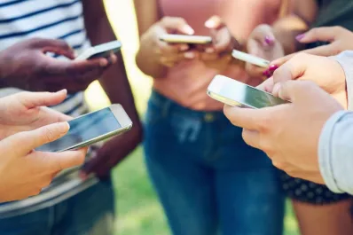 Qué significa que una persona suba toda su vida a las redes sociales, según la psicología