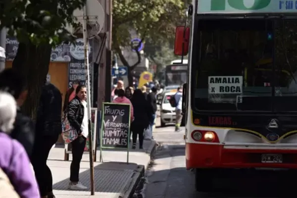 Conflicto del transporte: se pagaron los sueldos y Osvaldo Jaldo pide que no haya paros