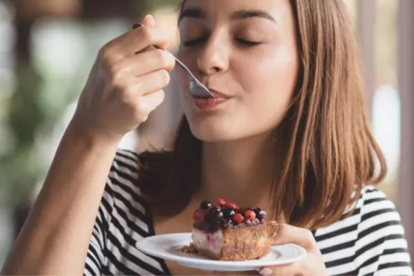 ¿Por qué a veces tenemos la necesidad de comer dulce?