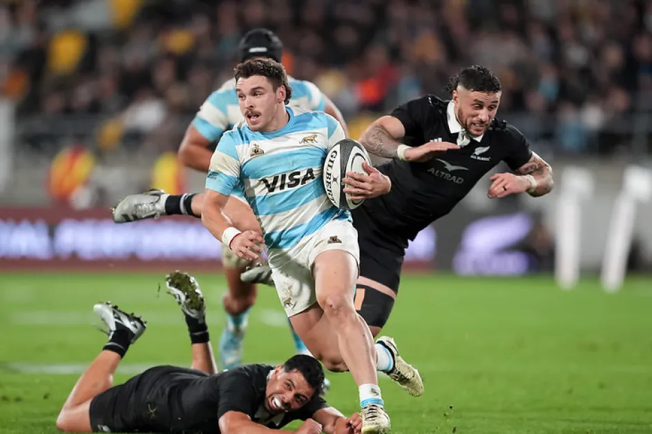 Video: así fue el impactante try de Mateo Carreras ante los All Blacks