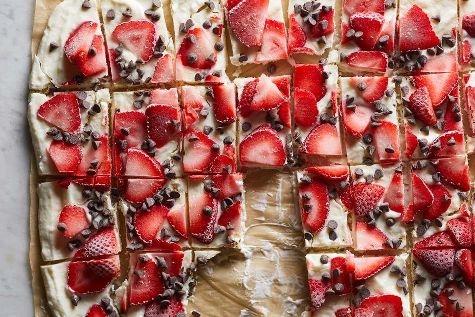 Barras de yogur, frutilla y chocolate, una receta fácil y deliciosa