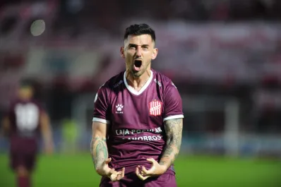 San Martín de Tucumán, con gol en el cuarto minuto de adición, derrotó a Chacarita