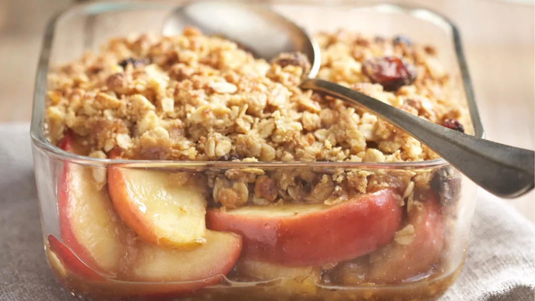 Crumble de manzana de avena y sin azúcar: la receta deliciosa en su versión saludable