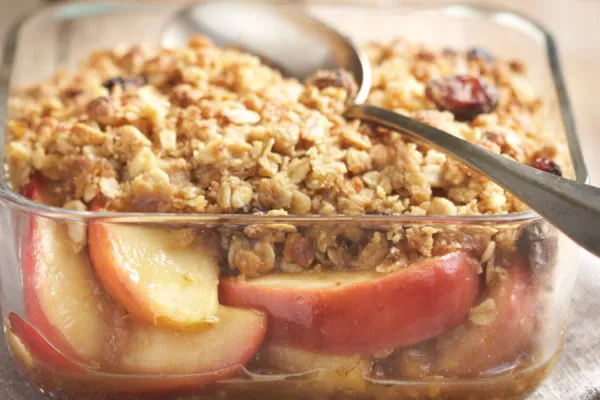 Crumble de manzana de avena y sin azúcar: la receta deliciosa en su versión saludable