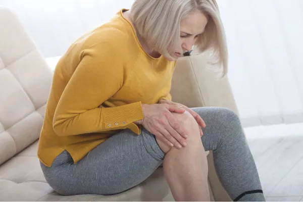 Cómo fortalecer las articulaciones y eliminar el dolor de rodilla con una hierba antioxidante