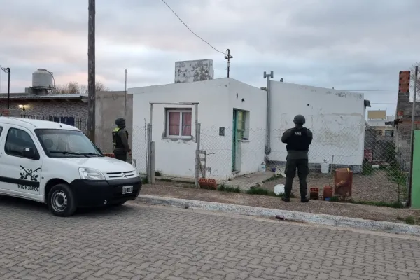 Allanan cinco inmuebles en tres provincias y detienen varios integrantes de una banda narcocriminal
