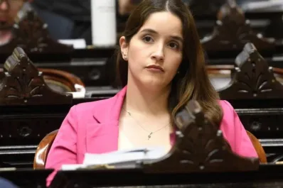 Una diputada se confundió y votó a favor de su propia expulsión por la visita a represores
