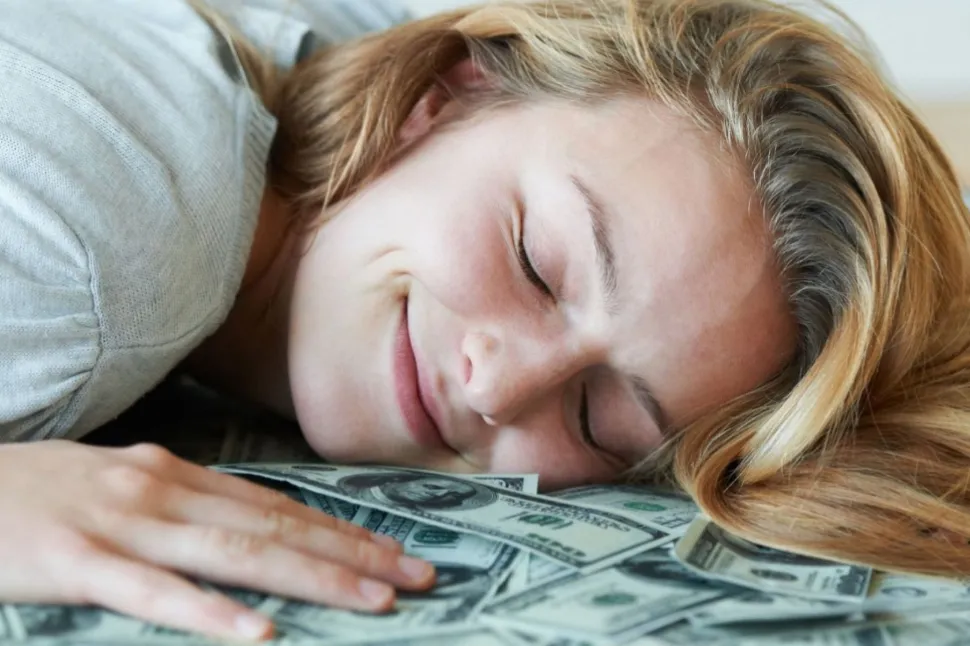 Soñar con dinero: ¿buenos augurios o señales de alerta?