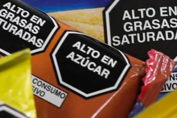 ¿Cuánto azúcar se puede consumir por día? Esto puede pasarte si te excedes