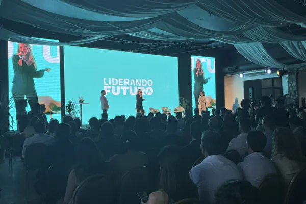 Jóvenes empresarios impulsan la innovación en Liderando Futuro 3.0