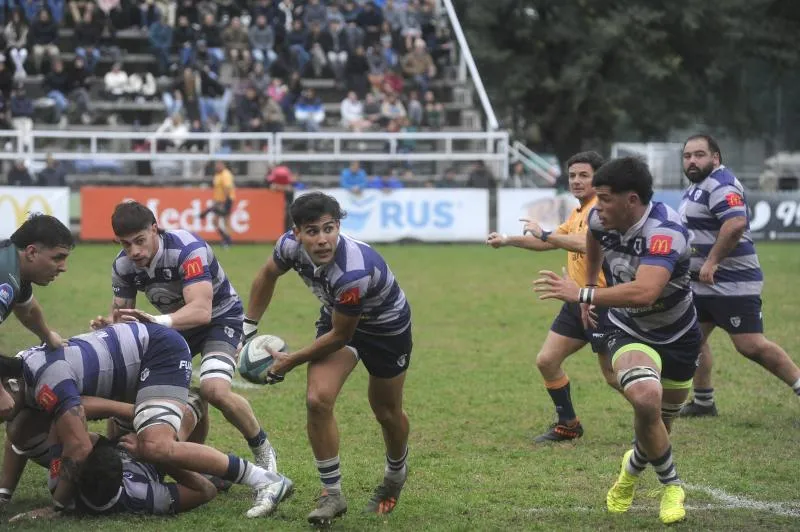 Universitario levantó el nivel, y se ilusiona con pelear el título en el Regional