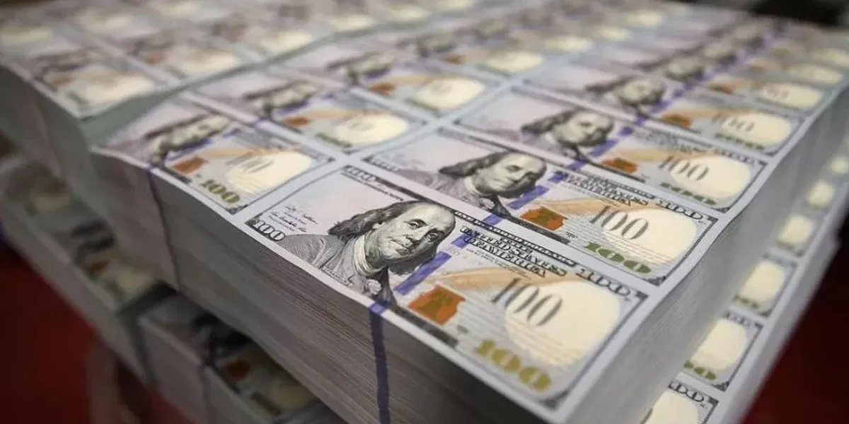 El dólar blue  finalizó la semana a $1.345, el valor más bajo desde junio