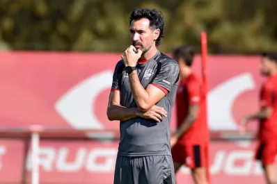 Con múltiples bajas, Estudiantes buscará revertir su irregularidad ante Atlético Tucumán