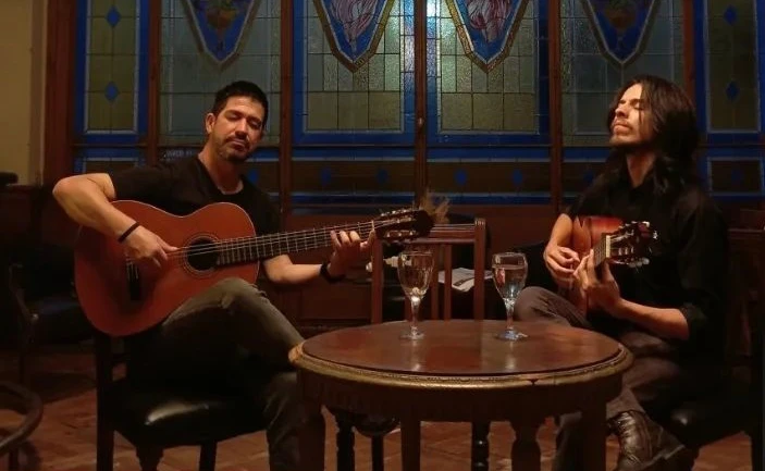 SOLISTAS Y EN DÚO. Las guitarras de Allier Díaz Ferrer y Oscar Salvatierra.