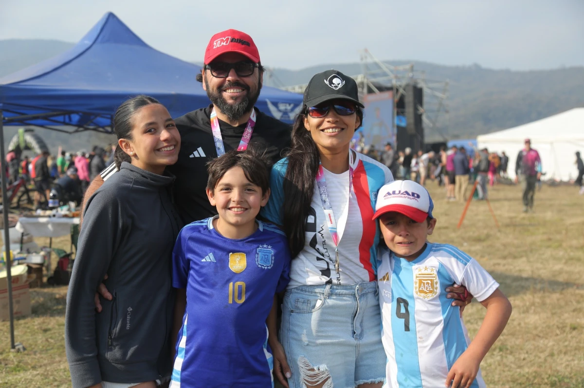 En el Trasmontaña, una familia se mostró unida por la pasión biker