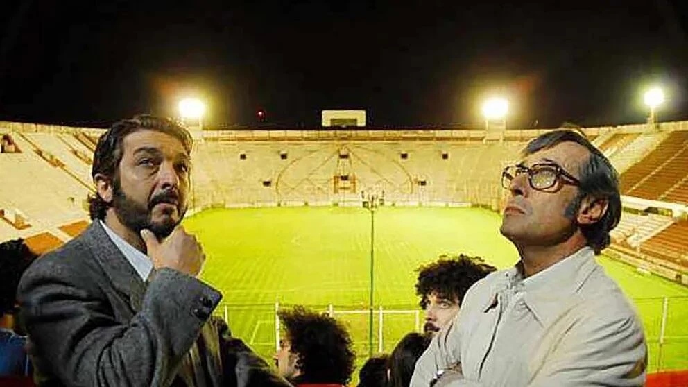 EN LA CANCHA DE HURACÁN. El asesino no puede dejar ir a ver el clásico de su club con Independiente.