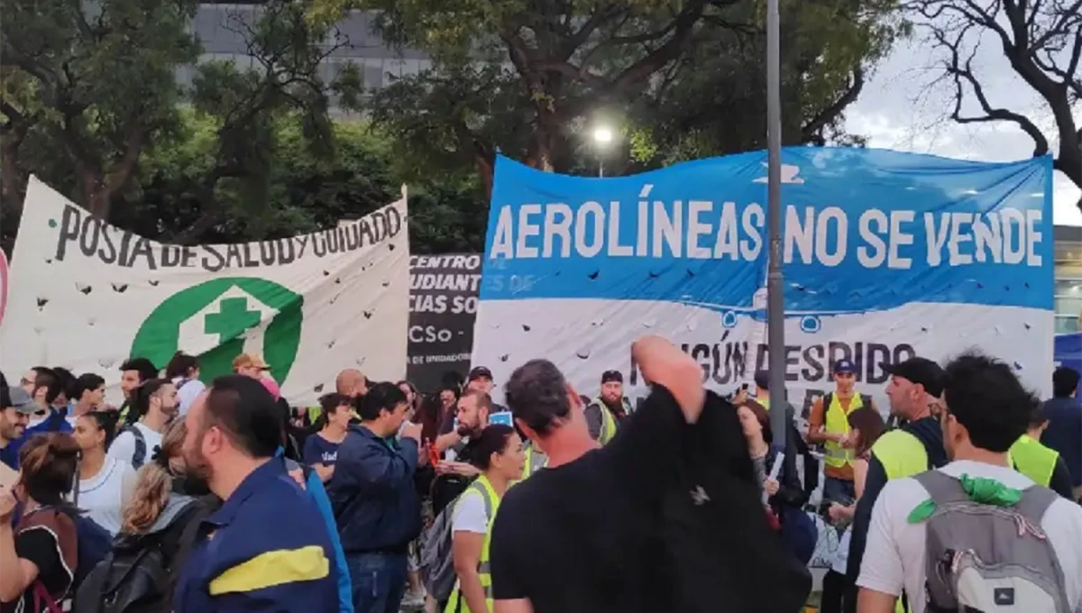 PROTESTA. A lo largo de todo el año el gremio APLA reclamó mejoras salariales para los empleados de Aerolíneas Argentinas. 