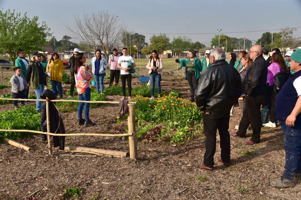 EXPLICACIONES. El sitio tiene un amplio sentido comunitario.