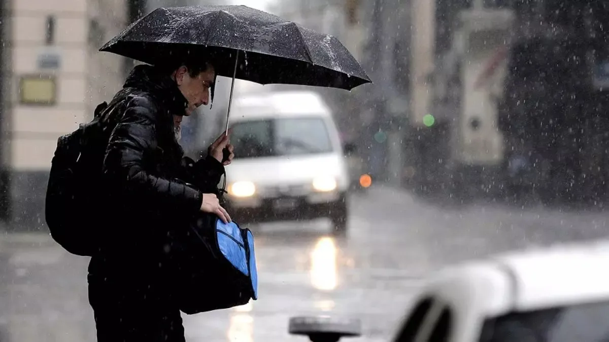 Alerta por fuertes vientos y lluvias: cuáles son las provincias afectadas y hasta cuándo rige la advertencia