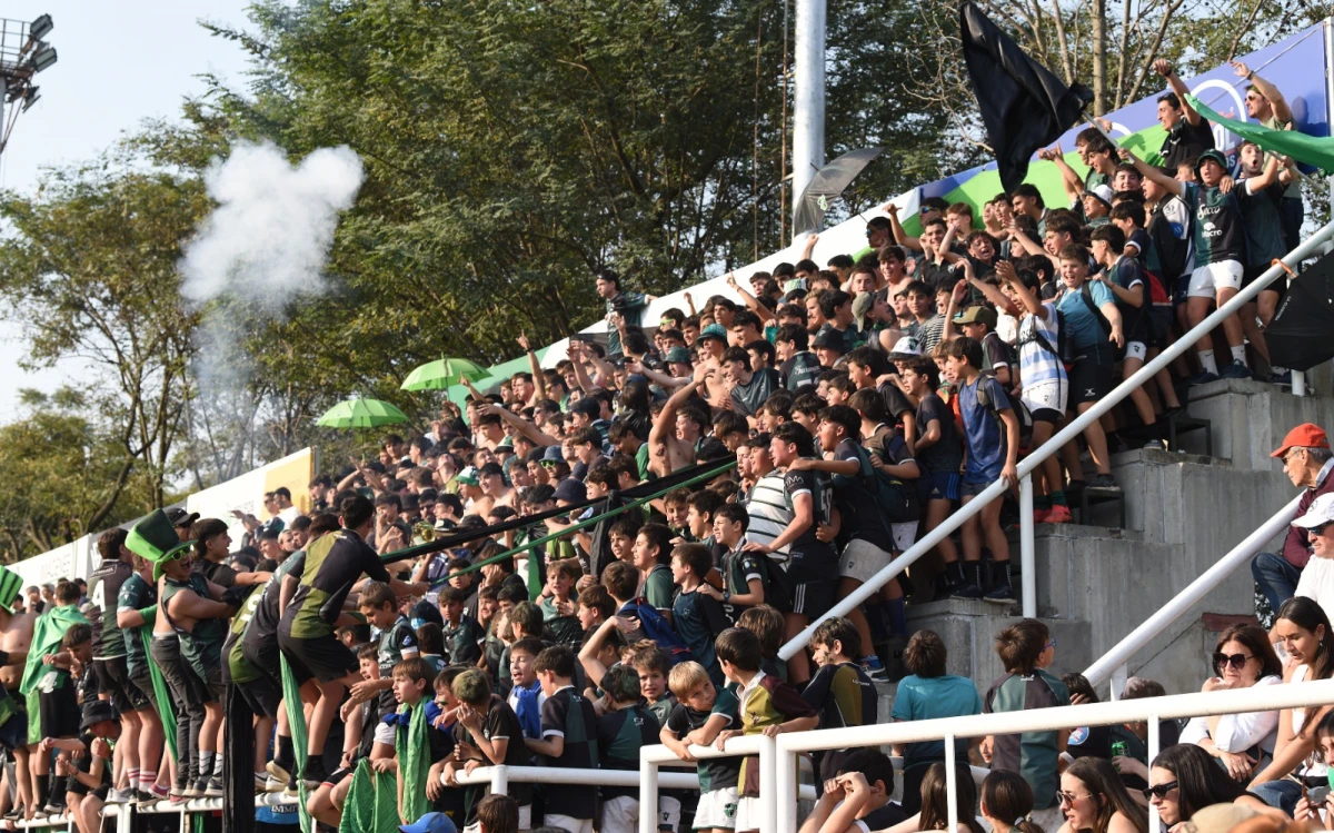 RUIDOSA. La hinchada verdinegra se hizo sentir en la semi. FOTO DE JOSÉ NUNO