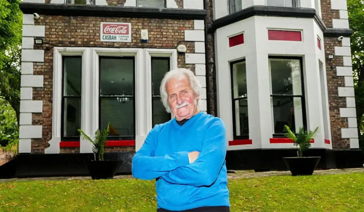 EXPERIENCIA. Pete Best frente a la casa que fue de su madre y que ahora gestionará para alquilar junto a su hermano.