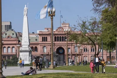 El Gobierno derogó el decreto que obligaba a contratar los servicios de empresas públicas