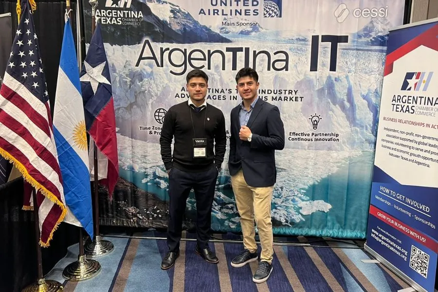 LOS HERMANOS EN EE.UU. Lucas y Marcos representan a la Cámara de Comercio Argentina en un evento en Texas./MARCOS OCÓN