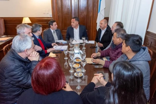 VIDEO. Trabajadores de la salud exigen que el aumento vaya al básico