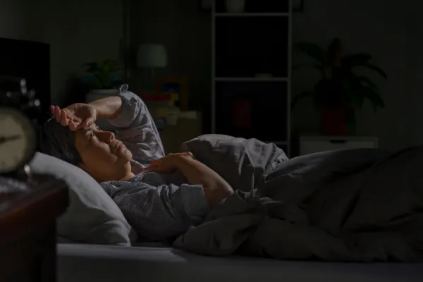 ¿Te despertás a mitad de la noche y te cuesta volver a dormir?: estos podrían ser los motivos