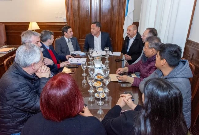 VIDEO. Trabajadores de la salud exigen que el aumento vaya al básico