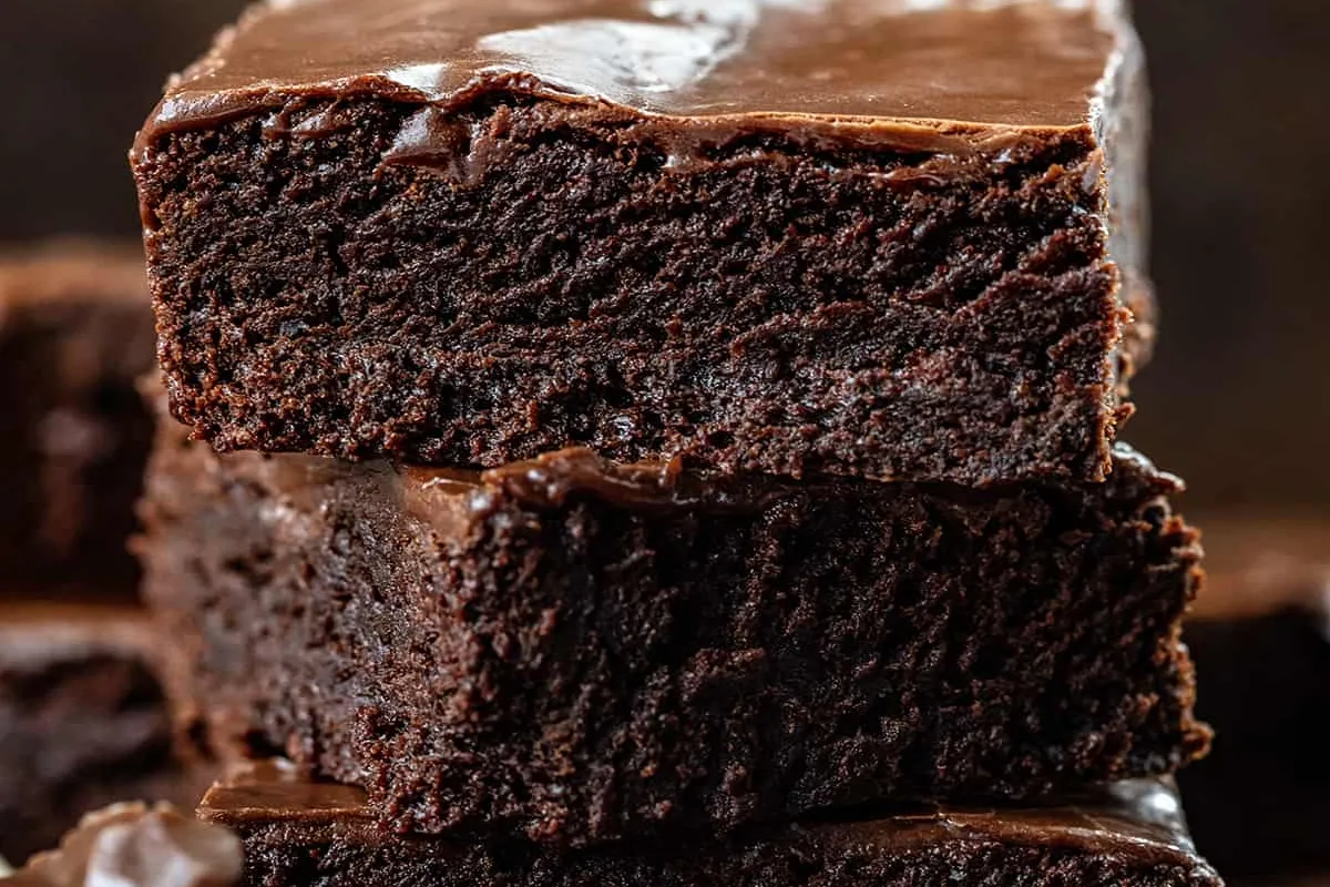 Los brownies más densos y húmedos en tan solo tres ingredientes.