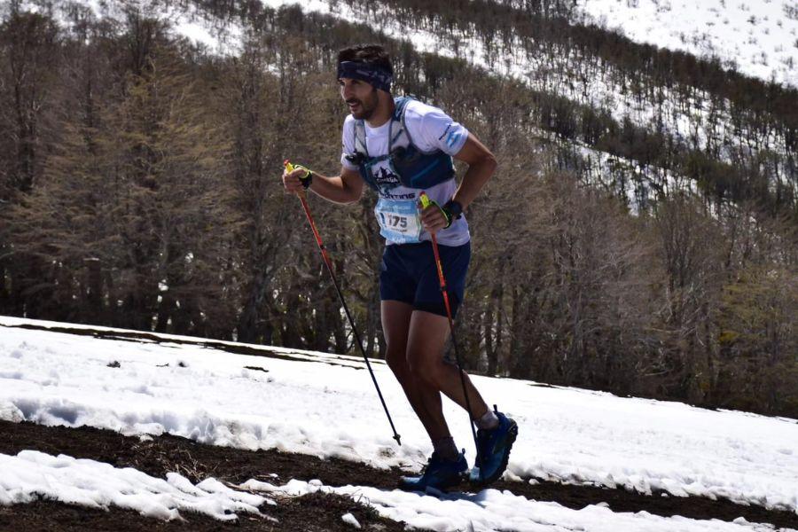 EN LA MONTAÑA. Jonathan en su carrera en la cordillera./JONATHAN WHEELER