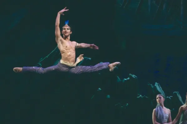 Estrellas del Colón bailan dirigidas por una gran maestra de la danza argentina en el Mercedes Sosa