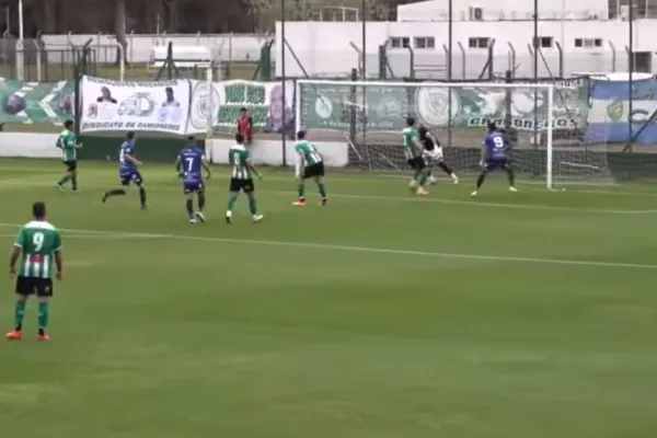 ¿Entró la pelota? El polémico gol de un ex San Martín de Tucumán en el Federal A