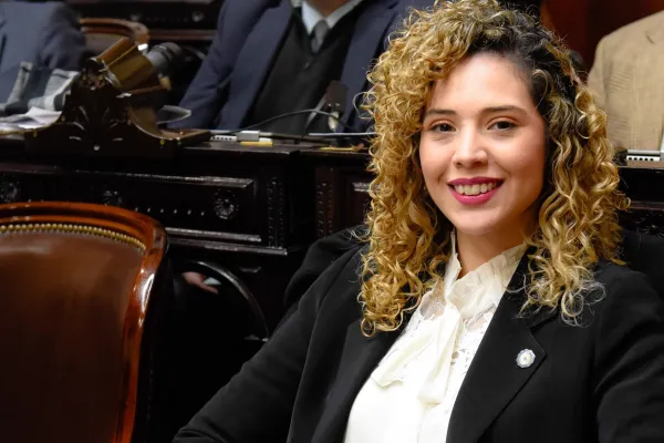 Lourdes Arrieta publicó chats de Whatsapp para revelar detalles de la visita de diputados a represores