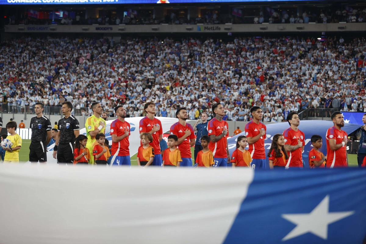 REFERENTE. A los 41 años, Claudio Bravo anunció su retiro del fútbol profesional.