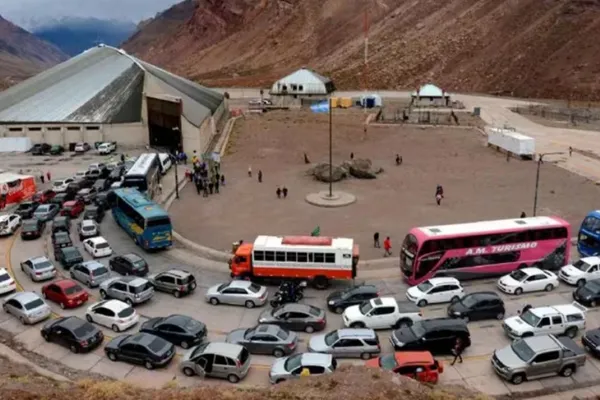 Chile recibió en julio un 143% más de turistas argentinos que viajan a hacer compras