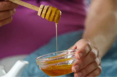 ¿Qué le sucede a mi cuerpo si consumo miel todos los días?