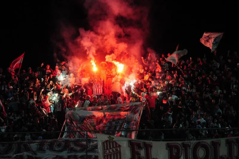 TODO LISTO. Los hinchas de San Martín de Tucumán preparan un mega recibimiento para el partido del sábado.