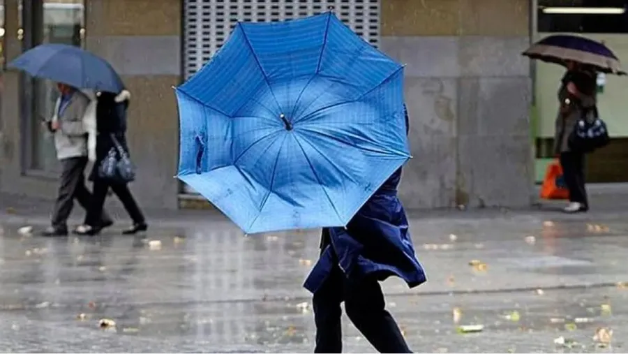 Rige una alerta por fuertes ráfagas de vientos y lluvias en algunas zonas del país