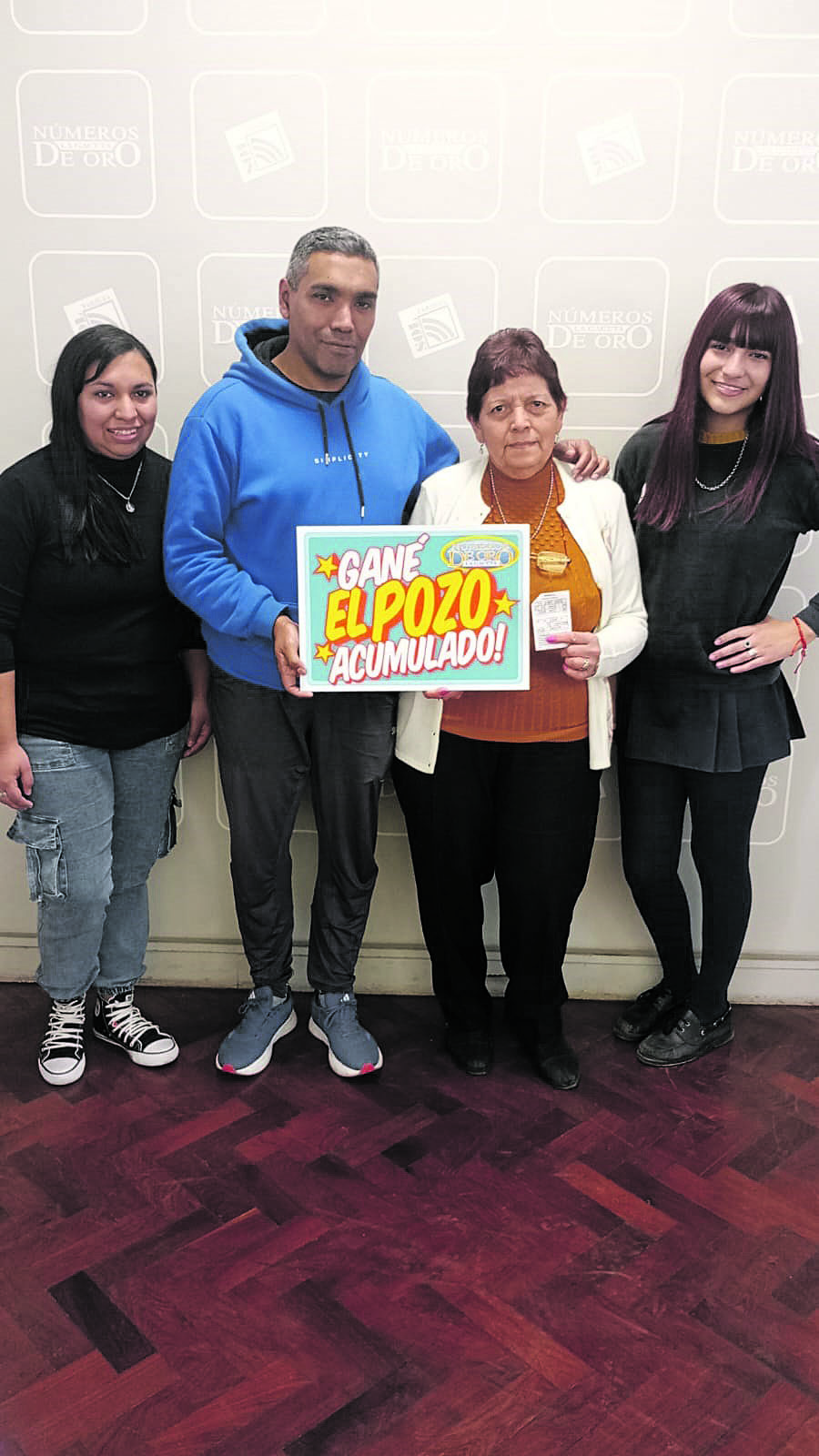 FAMILIA. Mercedes del Valle Tolaba, sus hijos José y André, y su nieta Nahira.