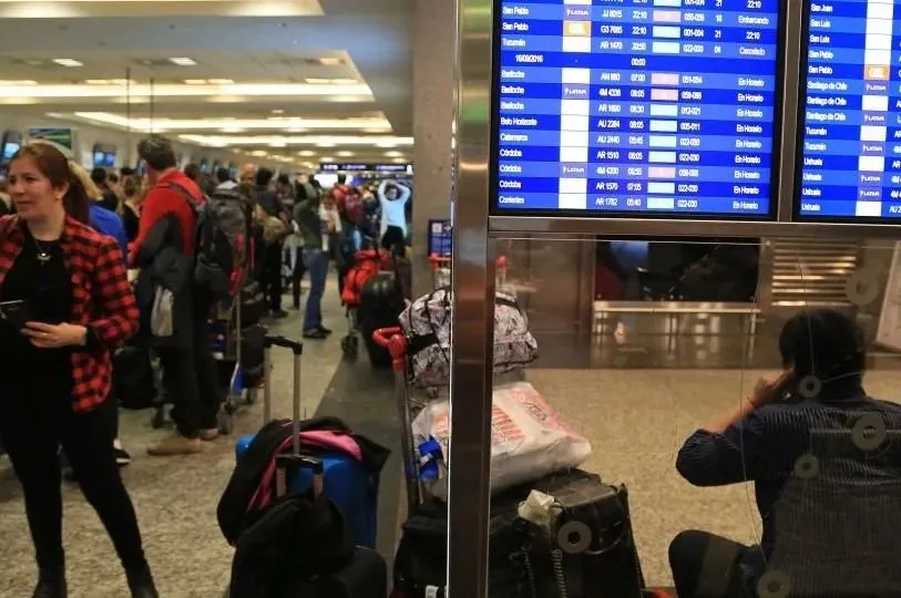 Paro de aeronáuticos en Aeroparque