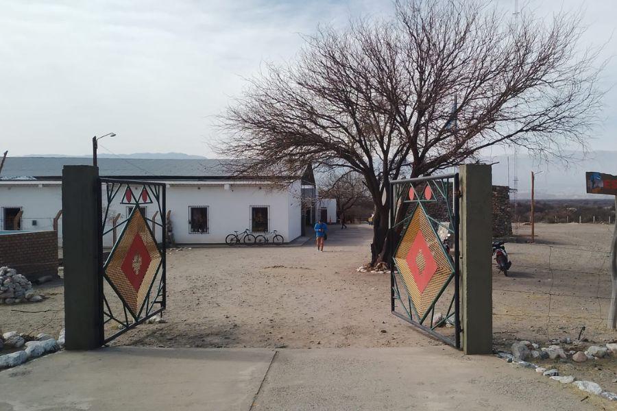 ESCUELA EN LOS VALLES. La entrada de la Escuela Secundaria Nuestra Señora del Rosario./MÁXIMO CISNEROS