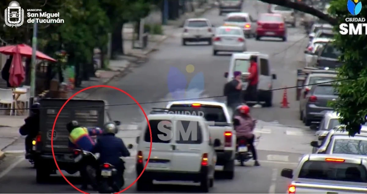 Video: agredió a los agentes, se dio a la fuga y provocó la caída de un municipal que lo perseguía en moto